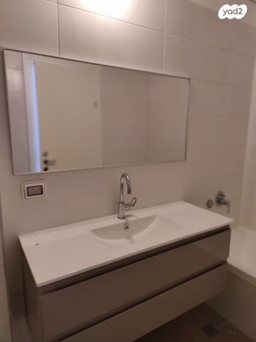 דירה, אמנון ליפקין שחק 1, נוף הטיילת, נתניה