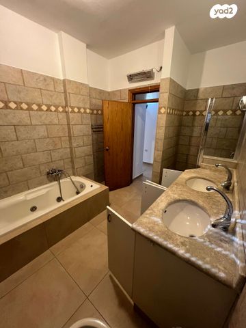 בית פרטי/ קוטג', משעול הגן 17, המושבה, זכרון יעקב