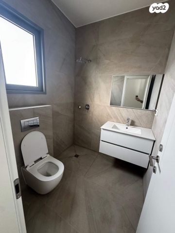 דירה, נעמי שמר 8, נאות אפק, אפקה, קרית ביאליק