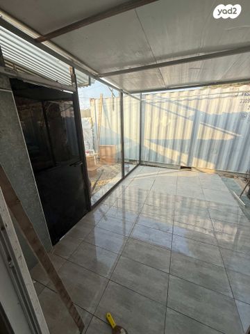 קיבוץ גלויות 105