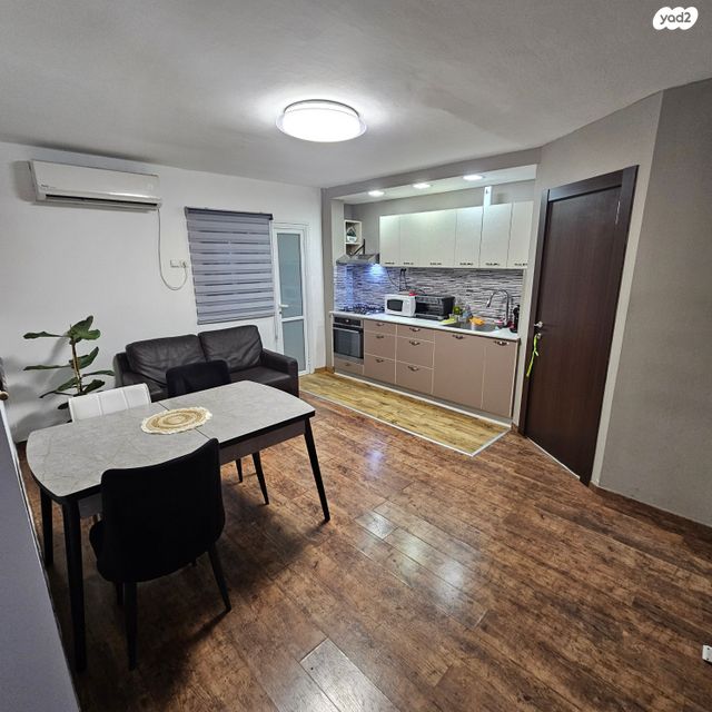 יחידת דיור, לוס אנג'לס 1, אופיר, אילת