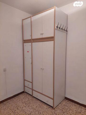 דירה, האחים אוסטשינסקי 8, ראשונים, ראשון לציון