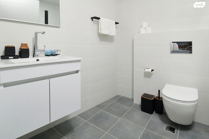 דירה, סוכת שלום 21, מחנה יהודה - לב העיר, ירושלים