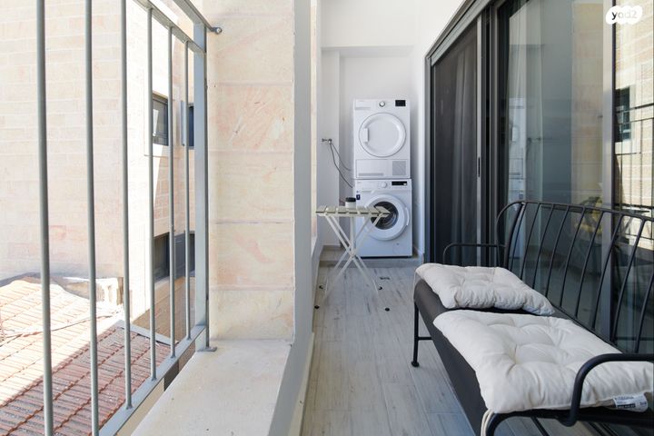 דירה, סוכת שלום 21, מחנה יהודה - לב העיר, ירושלים