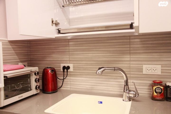 יחידת דיור, הרב מיימון 12, נווה שאנן, חיפה