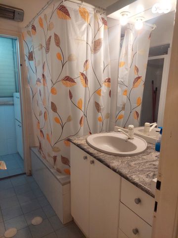 דירה, האחים אוסטשינסקי 8, ראשונים, ראשון לציון