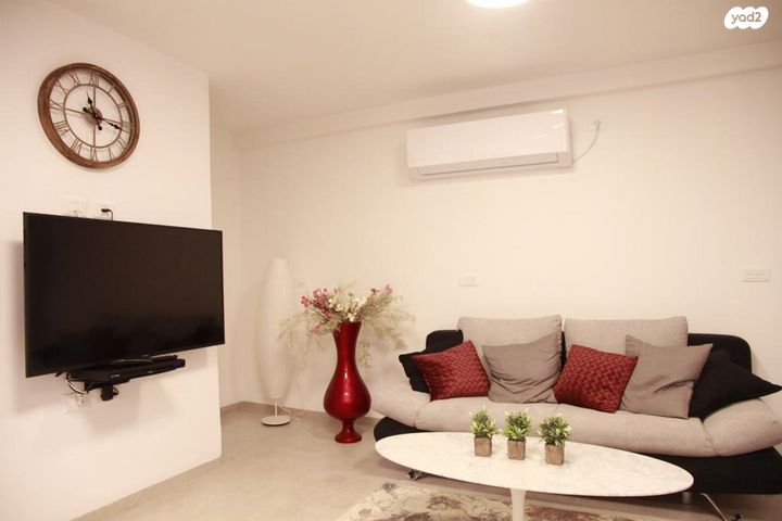 יחידת דיור, הרב מיימון 12, נווה שאנן, חיפה