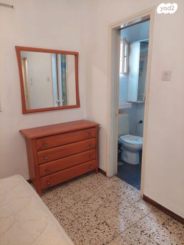 דירה, האחים אוסטשינסקי 8, ראשונים, ראשון לציון