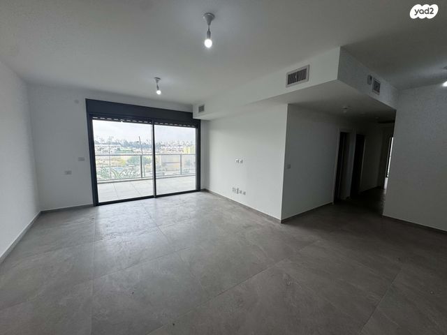 דירה, נעמי שמר 8, נאות אפק, אפקה, קרית ביאליק