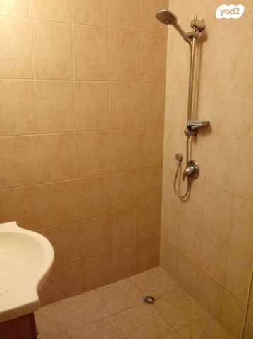 דירה, הבנים 58, שאר העיר, מנחמיה