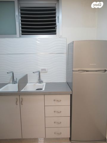 יחידת דיור, הרב קלישר 12, הפועל המזרחי ה', שיכון ה', בני ברק