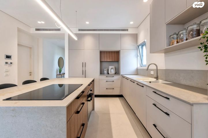 דו משפחתי, חושן, אחוזת גדרה, גדרה