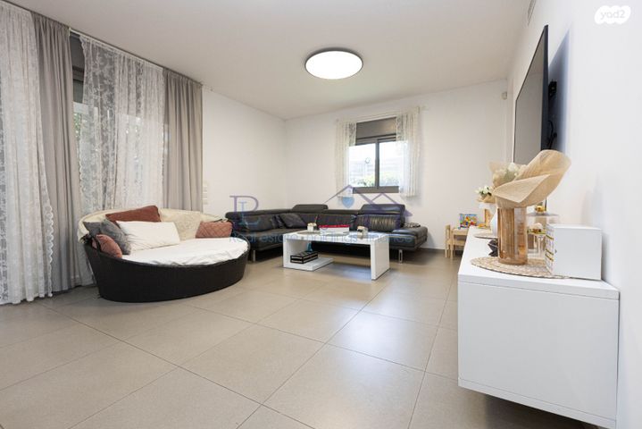 דירת גן, שמורת נחל שניר 1, אגמים, נתניה