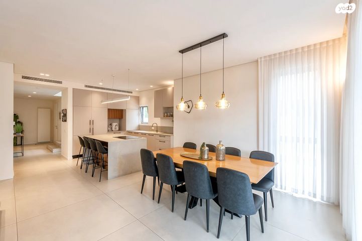 דו משפחתי, חושן, אחוזת גדרה, גדרה