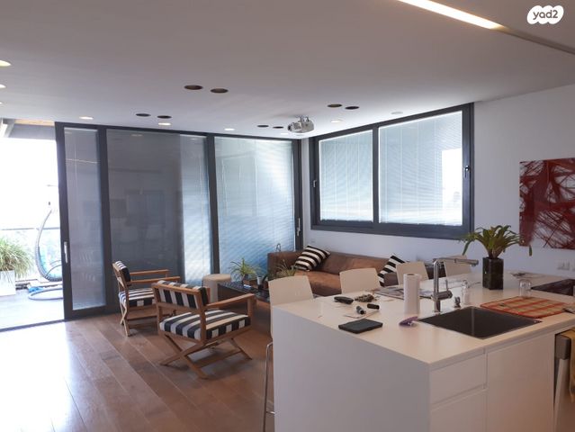 גג/ פנטהאוז, הרב מיימון 14, מחנה יהודה, פתח תקווה