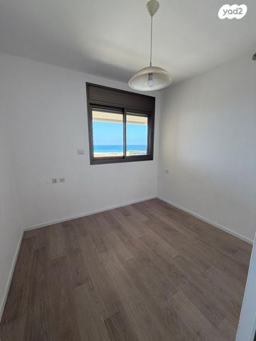 דירה, אהוד מנור, עיר ימים, נתניה