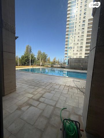 דירה, אהוד מנור, עיר ימים, נתניה