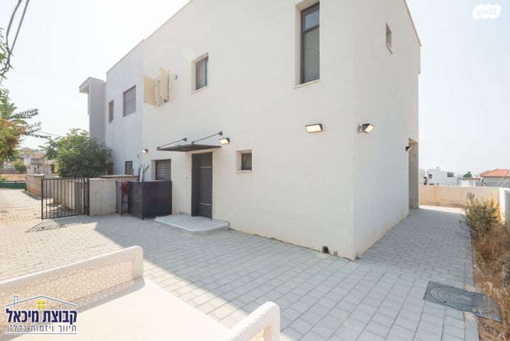 דו משפחתי, ששת הימים, הרקפות, ראש העין