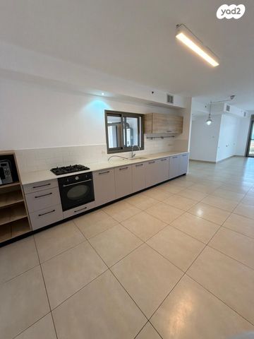 דירה, אהוד מנור, עיר ימים, נתניה