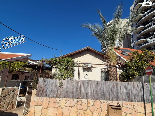 מגרשים, חזקיהו 7, המרכז, קרית אונו