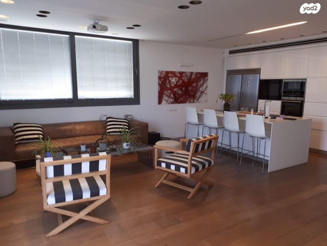 גג/ פנטהאוז, הרב מיימון 14, מחנה יהודה, פתח תקווה