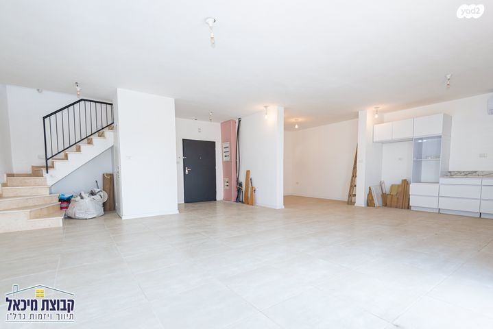 דו משפחתי, ששת הימים, הרקפות, ראש העין