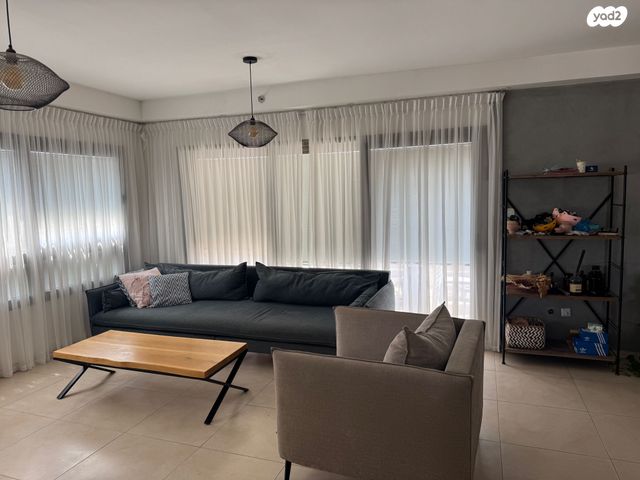 דירה, אהוד מנור, עיר ימים, נתניה