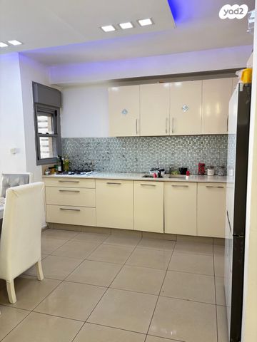 דירה, הרב צבי יהודה 5, באבוב, בת ים