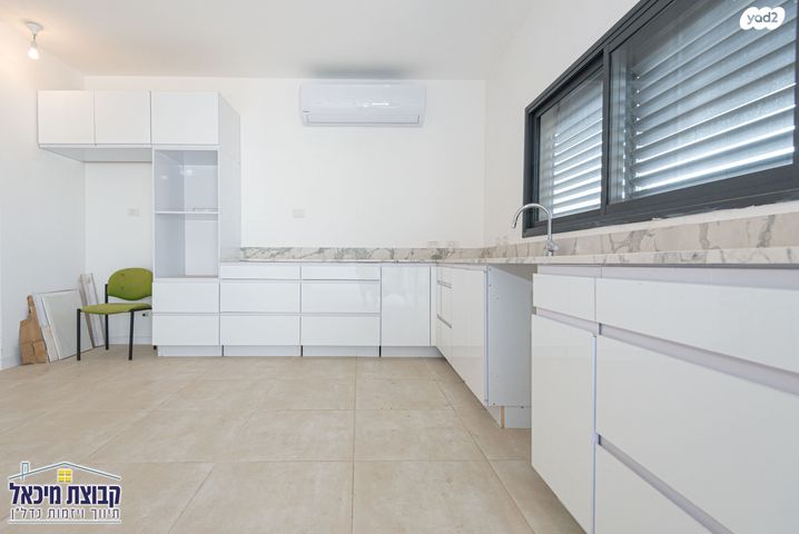 דו משפחתי, ששת הימים, הרקפות, ראש העין