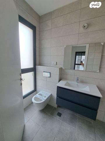 דירה, אמנון ליפקין שחק 3, נוף הטיילת, נתניה