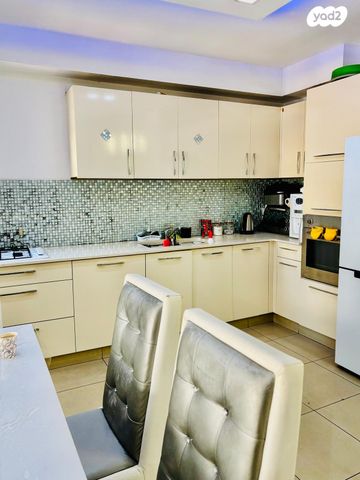 דירה, הרב צבי יהודה 5, באבוב, בת ים