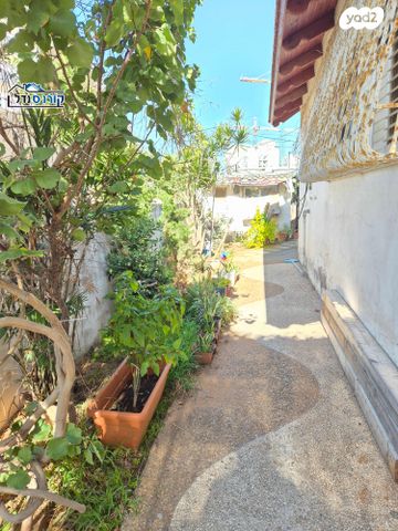 מגרשים, חזקיהו 7, המרכז, קרית אונו