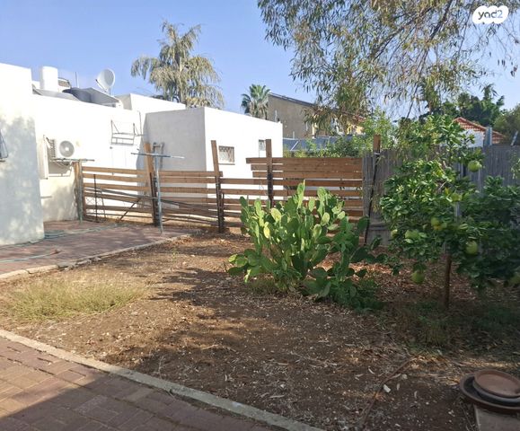 דו משפחתי, נעלה