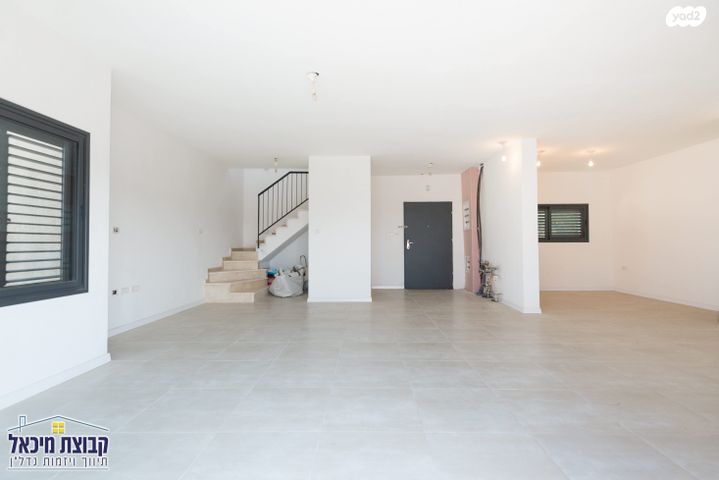 דו משפחתי, ששת הימים, הרקפות, ראש העין