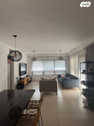 דירה, אהוד מנור, עיר ימים, נתניה