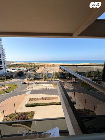 דירה, אהוד מנור, עיר ימים, נתניה