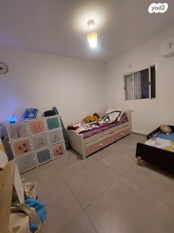 גג/ פנטהאוז, הרב אבא אבוחצירה, שדרות בפארק, שדרות