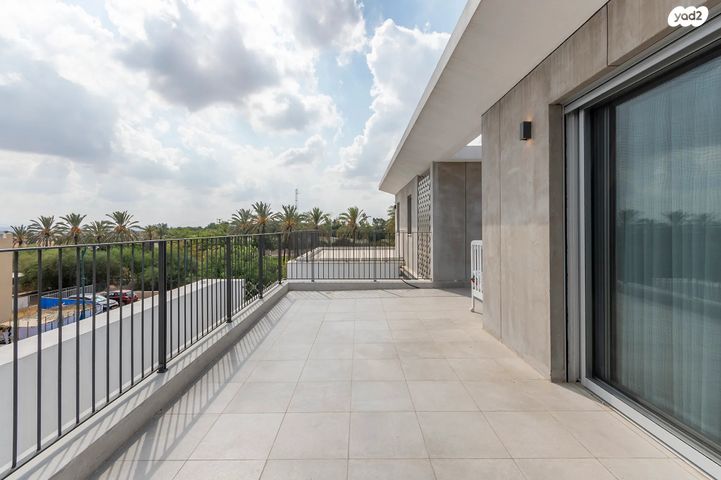 דו משפחתי, חושן, אחוזת גדרה, גדרה