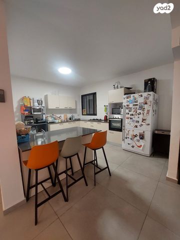 גג/ פנטהאוז, הרב אבא אבוחצירה, שדרות בפארק, שדרות