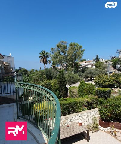 דו משפחתי, זכרון יעקב