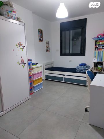 גג/ פנטהאוז, הרב אבא אבוחצירה, שדרות בפארק, שדרות