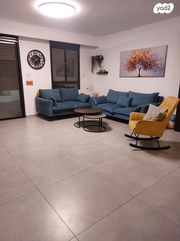 גג/ פנטהאוז, הרב אבא אבוחצירה, שדרות בפארק, שדרות