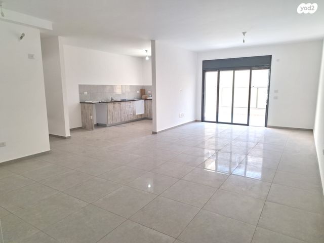 דירה, עמנואל