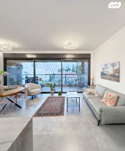 דירה, אלון, רמת השרון