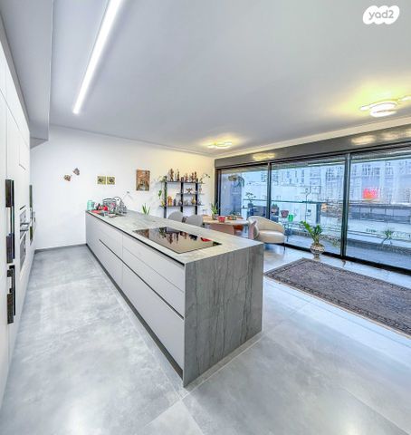 דירה, אלון, רמת השרון