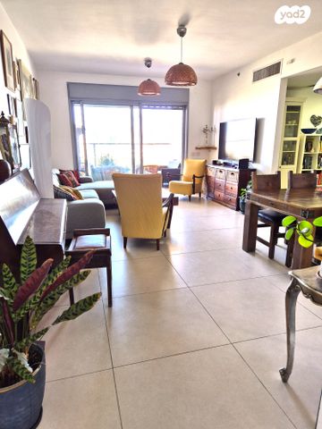 ברתיני גארי 