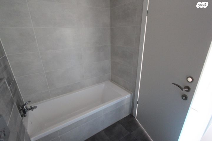 דירה, גרציאני יצחק, גני שרונה, קרית הממשלה, תל אביב יפו