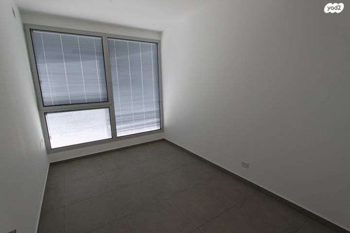 דירה, גרציאני יצחק, גני שרונה, קרית הממשלה, תל אביב יפו