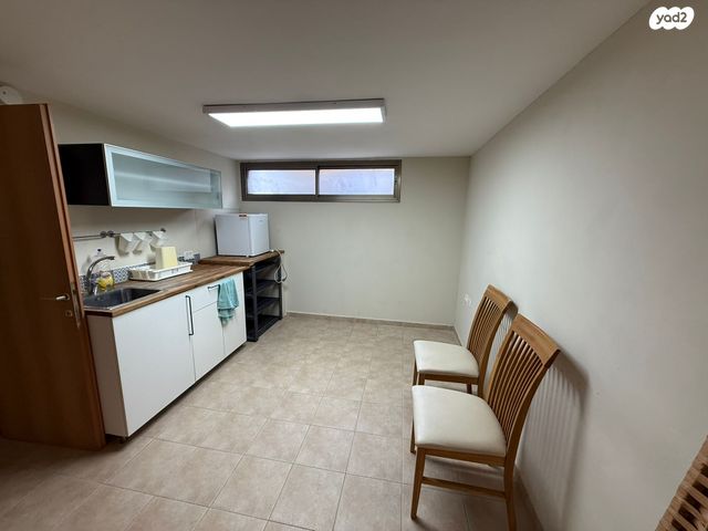 קליניקות, החיטה, גבעת הפרחים, בנימינה גבעת עדה