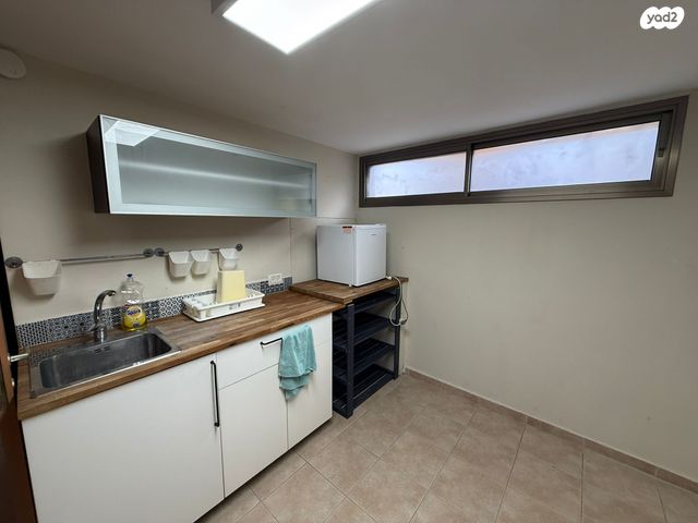 קליניקות, החיטה, גבעת הפרחים, בנימינה גבעת עדה